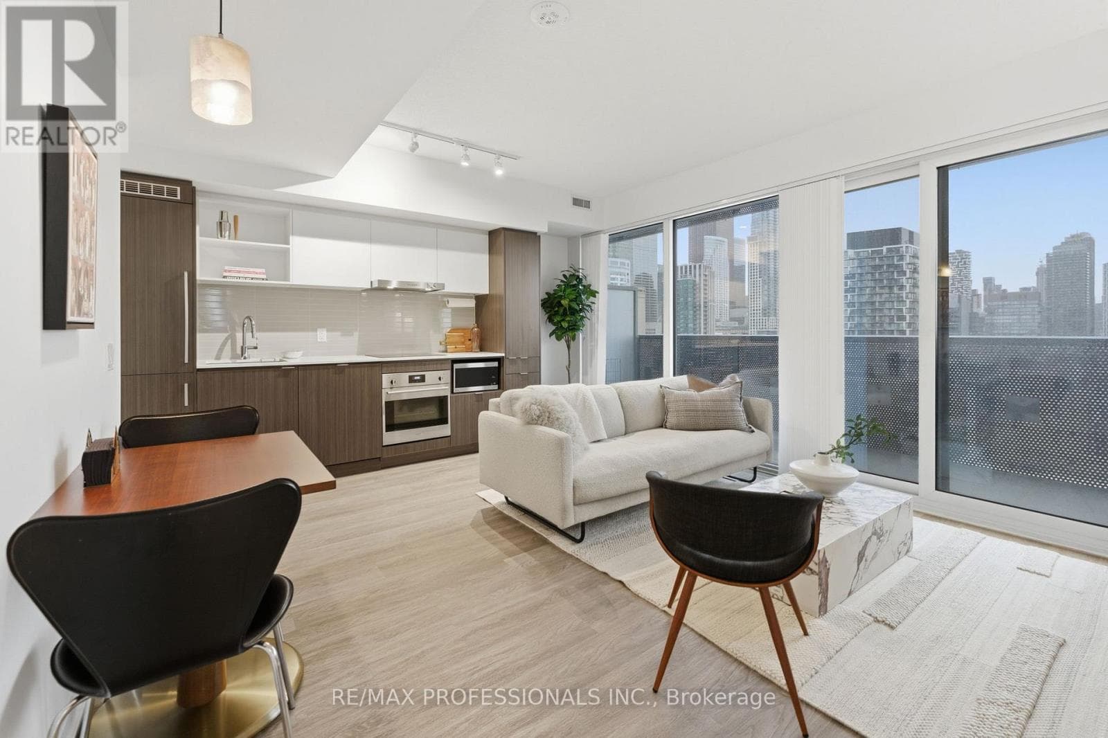 2005 - 55 COOPER STREET — Toronto (Waterfront Communities), Ontario - Main photo