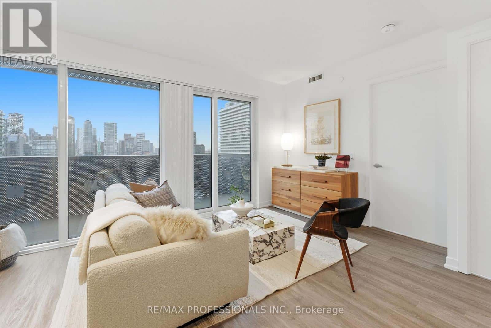 2005 - 55 COOPER STREET — Toronto (Waterfront Communities), Ontario - Photo 5 of 45