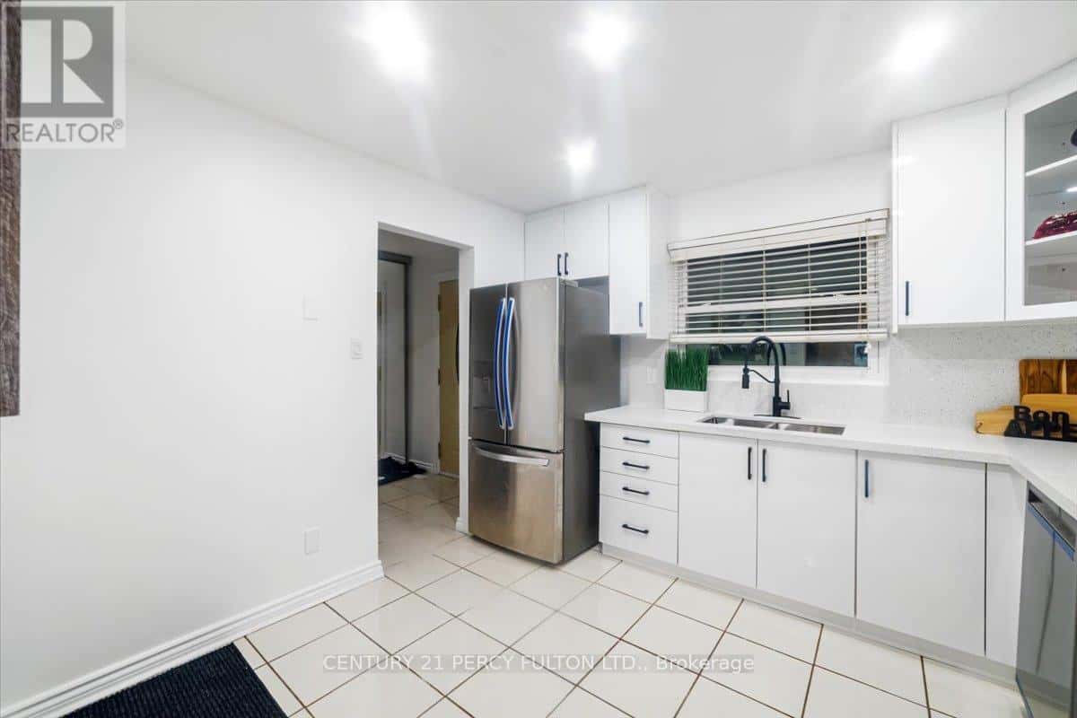 99 PALMDALE DRIVE — Toronto (Tam O'Shanter-Sullivan), Ontario - Photo 4 of 46