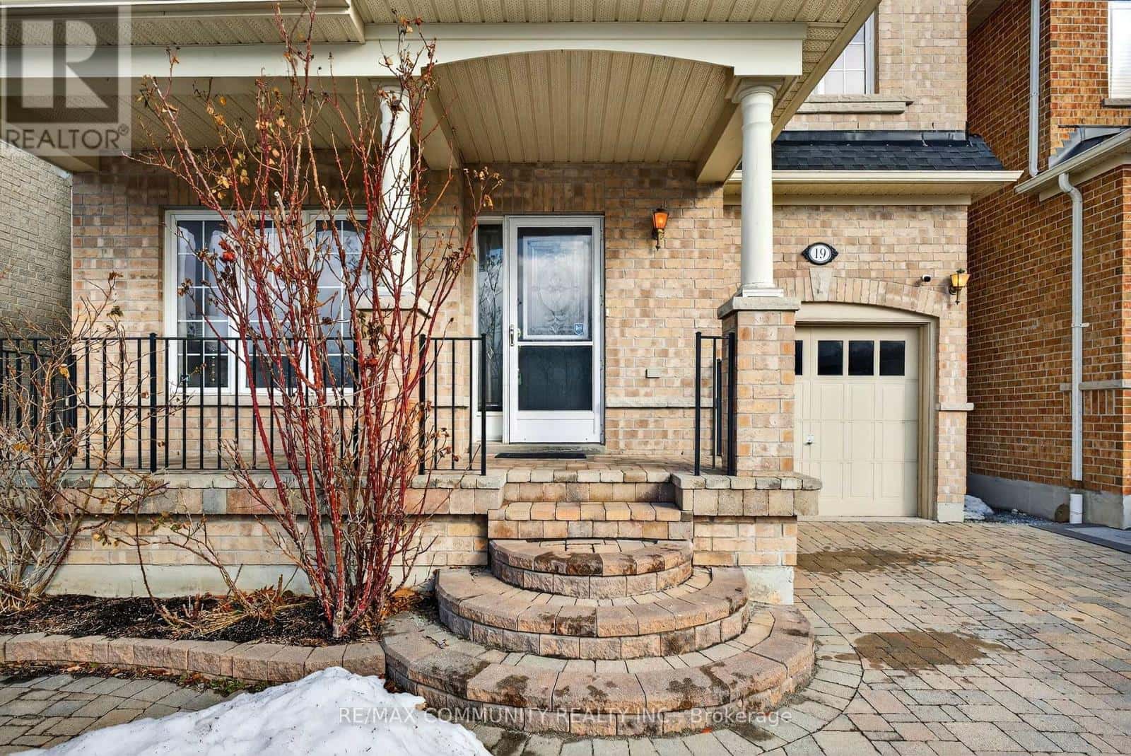 19 ABRAHAM COURT — Ajax (Northeast Ajax), Ontario - Photo 2 of 42