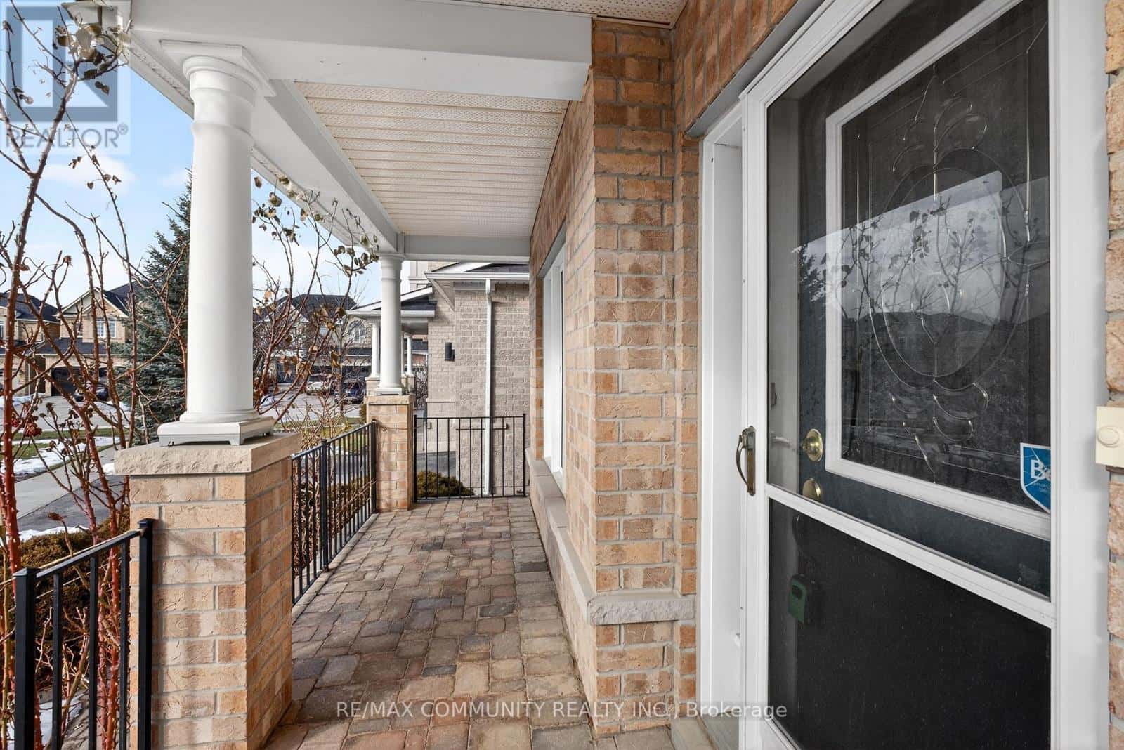 19 ABRAHAM COURT — Ajax (Northeast Ajax), Ontario - Photo 4 of 42