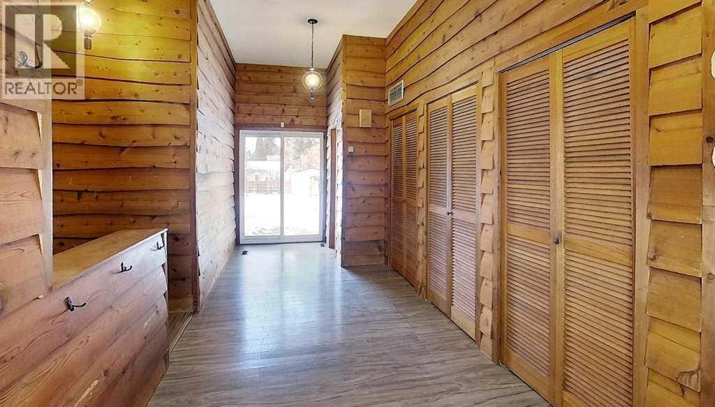 4324 7 Avenue — Edson, Alberta - Photo 3 of 40