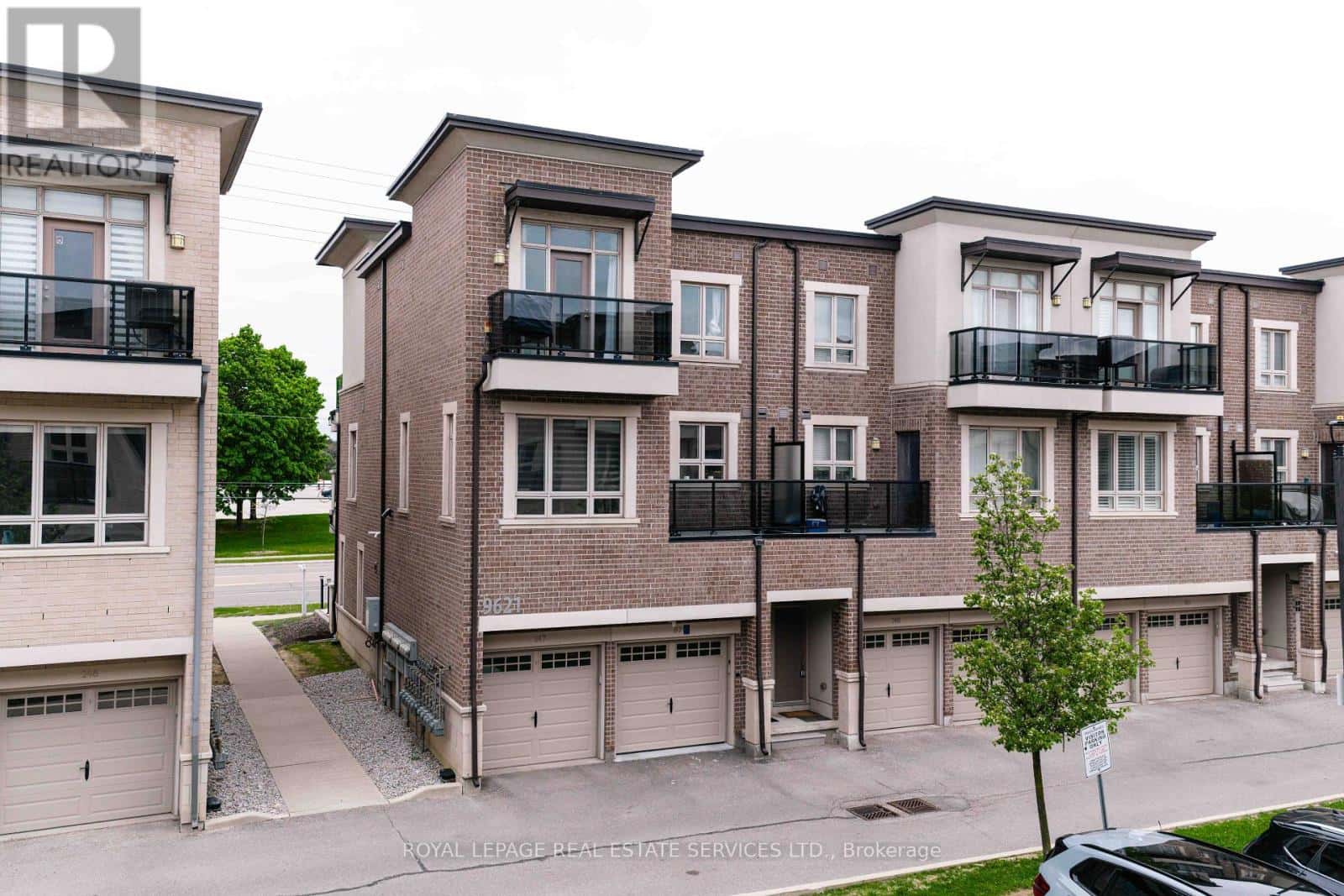 13 - 9621 JANE STREET — Vaughan (Maple), Ontario - Photo 2 of 41