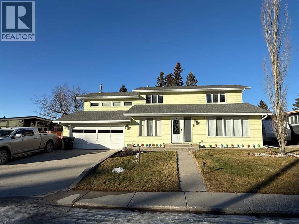 104 Mistaya Road — Hinton, Alberta - Main photo