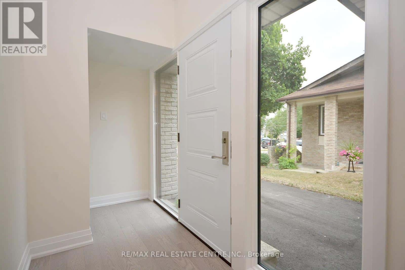 2912 ARVIDA CIRCLE — Mississauga (Meadowvale), Ontario - Photo 3 of 35