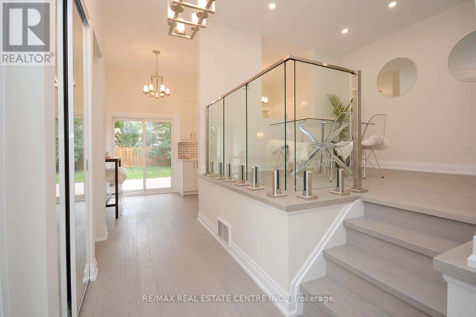 2912 ARVIDA CIRCLE — Mississauga (Meadowvale), Ontario - Photo 4 of 35