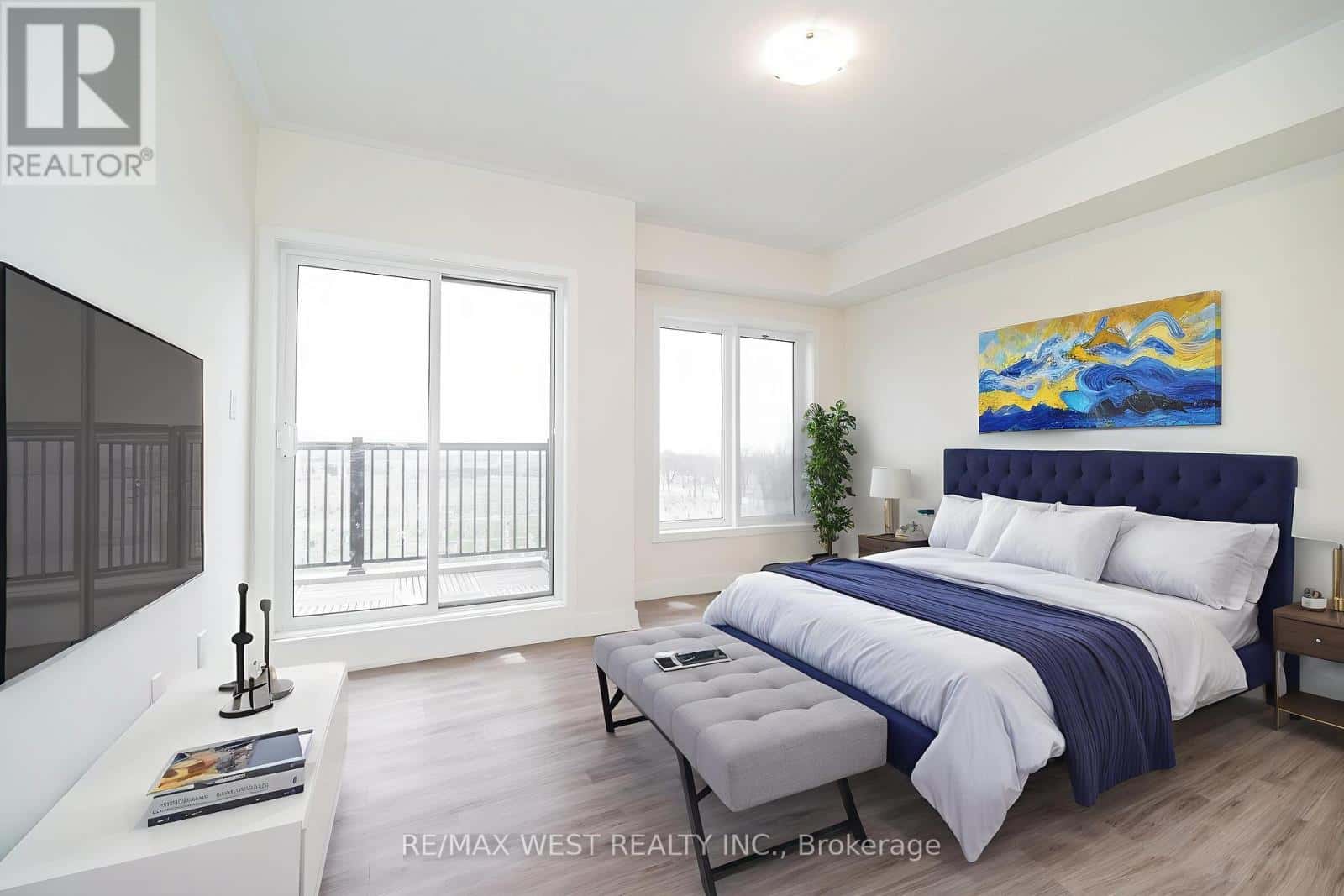 20 - 39 JOHN PERKINS BULL DRIVE — Toronto (Downsview-Roding-CFB), Ontario - Photo 3 of 9