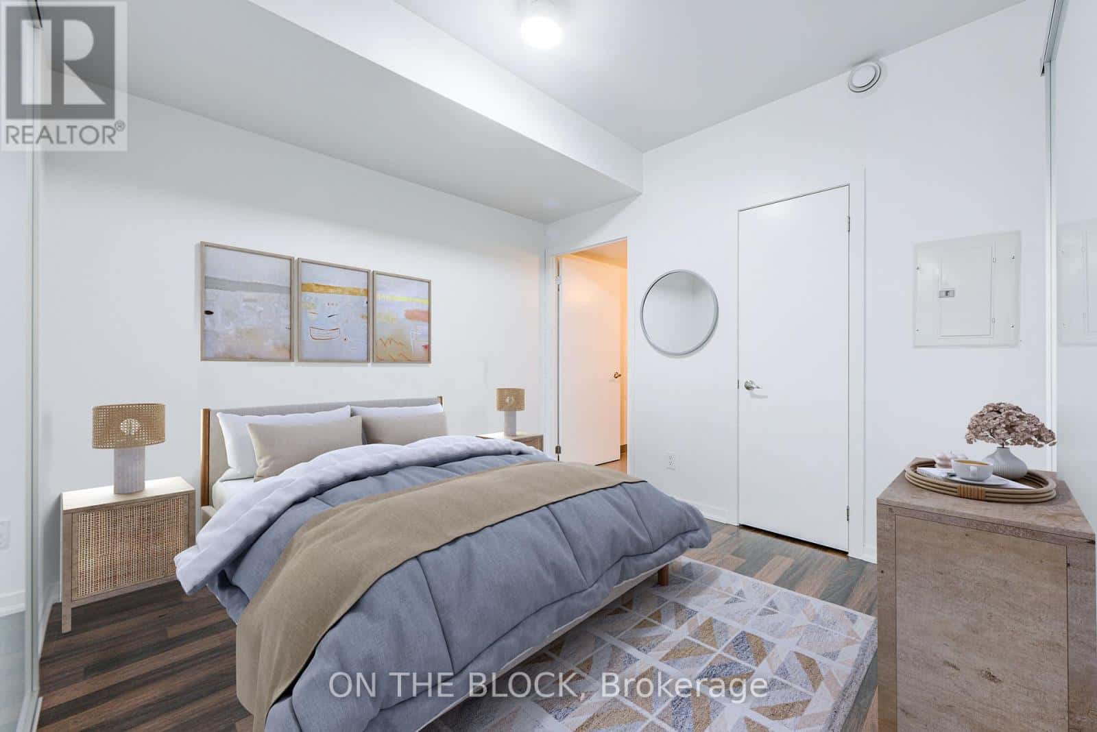 302 - 38 JOE SHUSTER WAY — Toronto (South Parkdale), Ontario - Photo 2 of 29