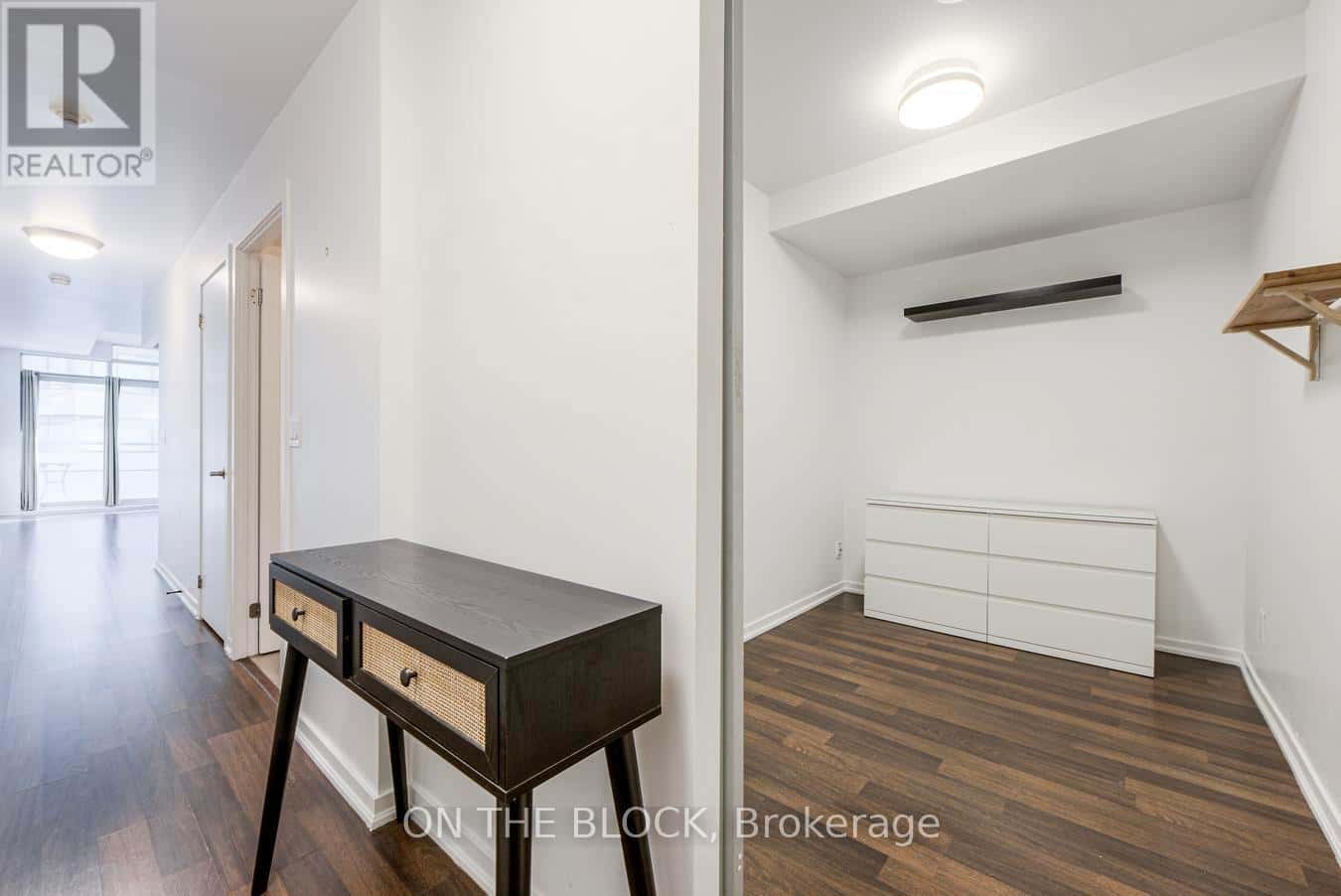 302 - 38 JOE SHUSTER WAY — Toronto (South Parkdale), Ontario - Photo 3 of 29