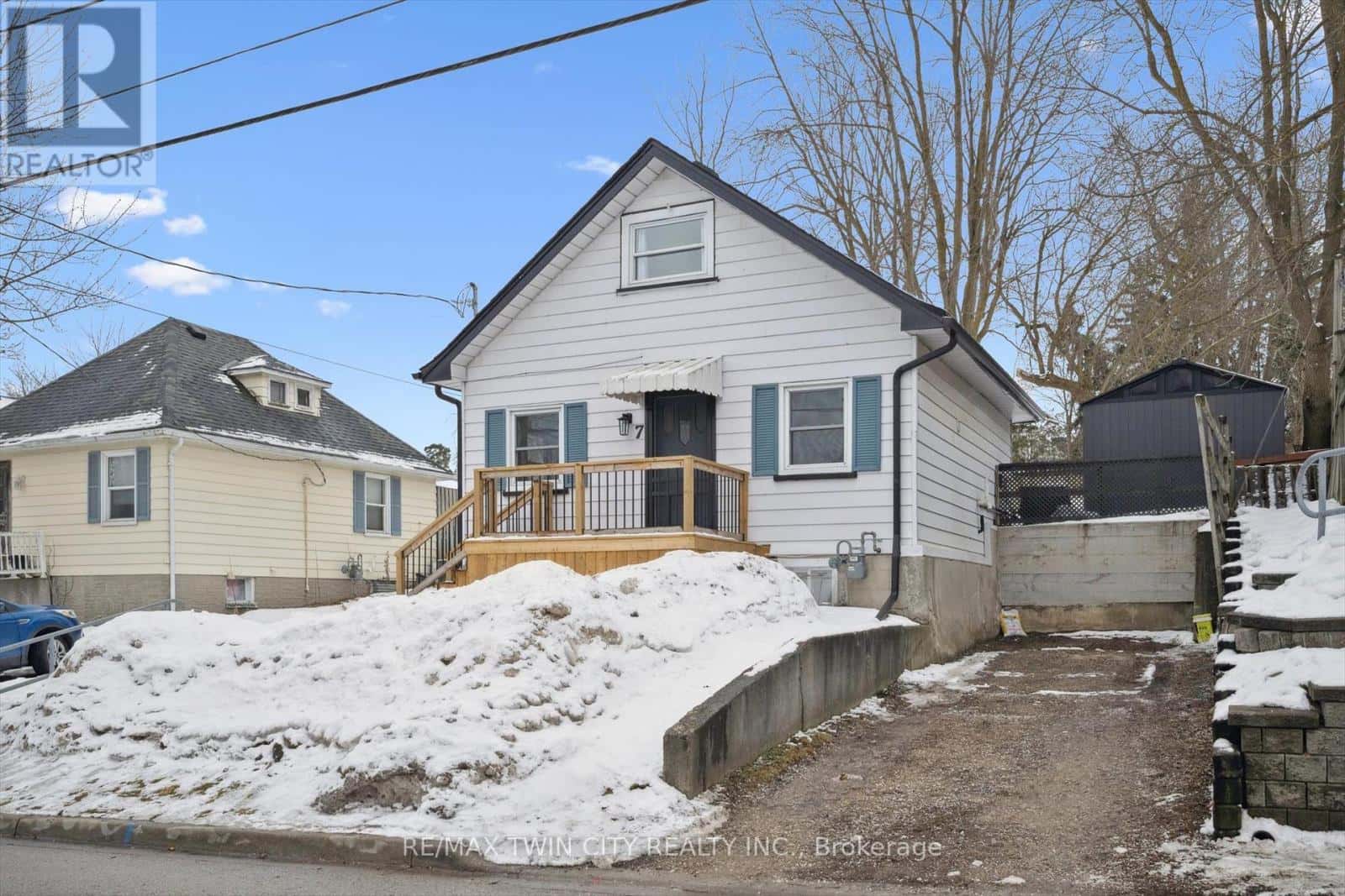 7 RIVERSIDE DRIVE W — Woolwich, Ontario - Photo 3 of 45