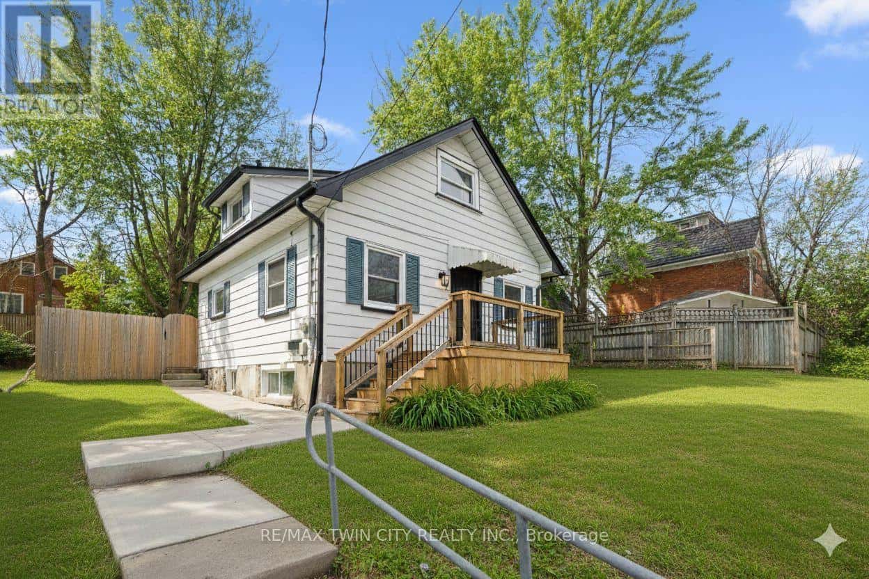 7 RIVERSIDE DRIVE W — Woolwich, Ontario - Photo 5 of 45