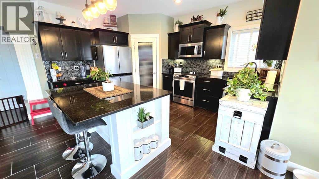 8601 Willow Drive — Grande Prairie, Alberta - Photo 5 of 33