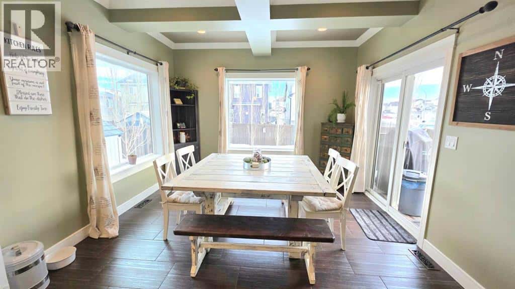 8601 Willow Drive — Grande Prairie, Alberta - Photo 3 of 33