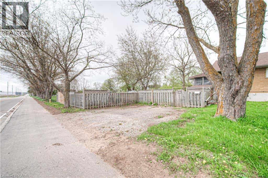 2300 FOUNTAIN Street N — Cambridge, Ontario - Photo 5 of 40