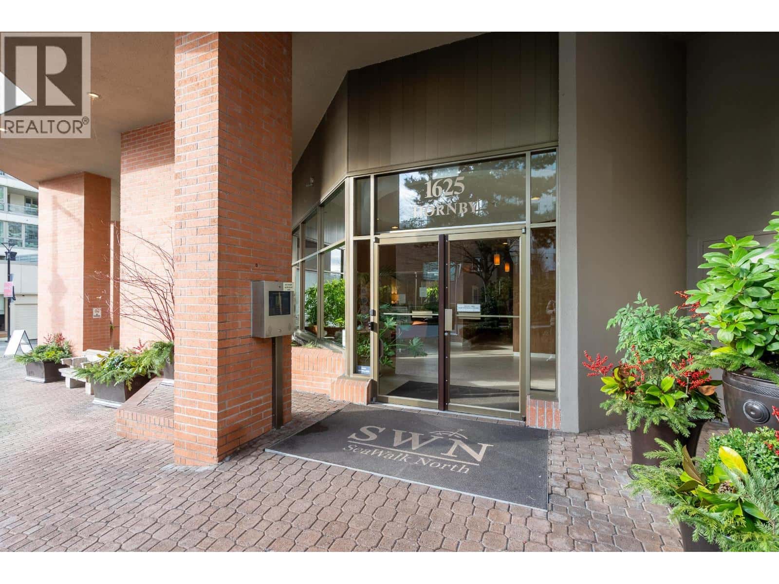 603 1625 HORNBY STREET — Vancouver, British Columbia - Photo 4 of 30