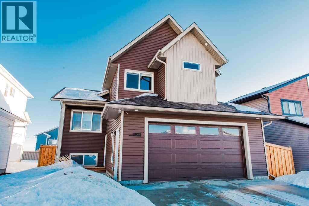 11905 81 Avenue — Grande Prairie, Alberta - Photo 2 of 43