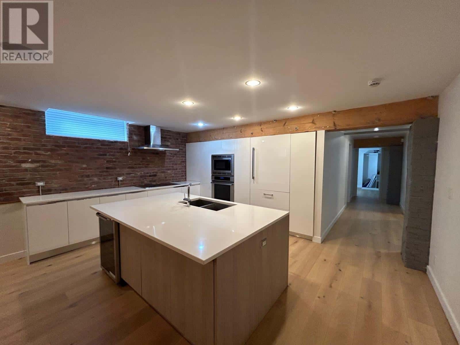 103 37 Cumberland ST S — Thunder Bay, Ontario - Photo 5 of 20