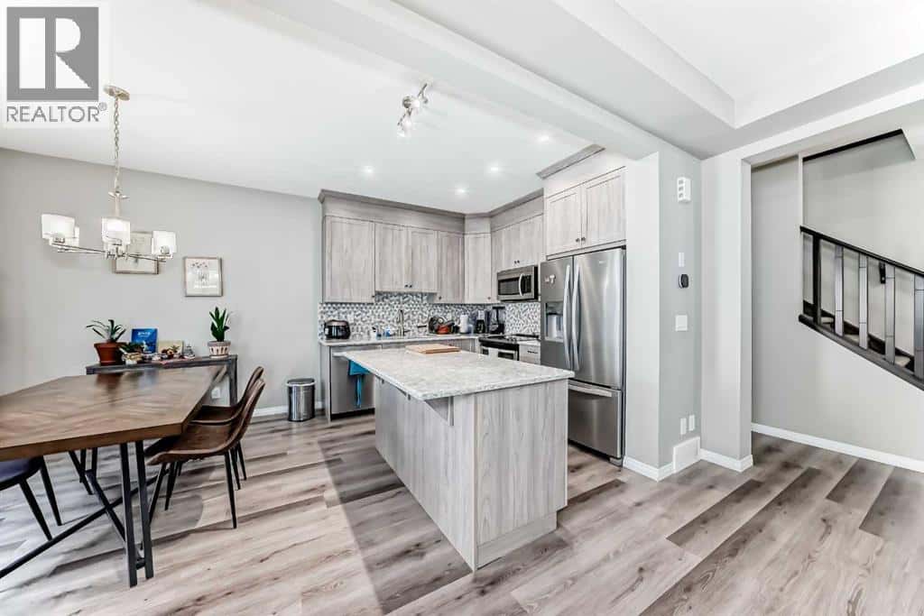 43 Carrington Crescent NW — Calgary, Alberta - Photo 4 of 36