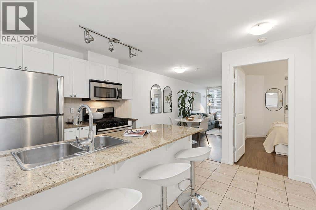 306 2636 E HASTINGS STREET — Vancouver, British Columbia - Photo 2 of 27