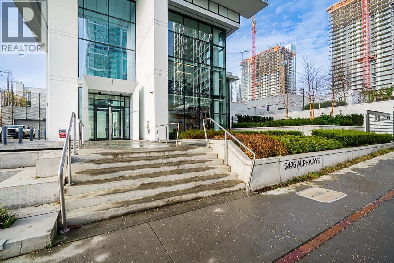 501 2425 ALPHA AVENUE — Burnaby, British Columbia - Photo 2 of 40