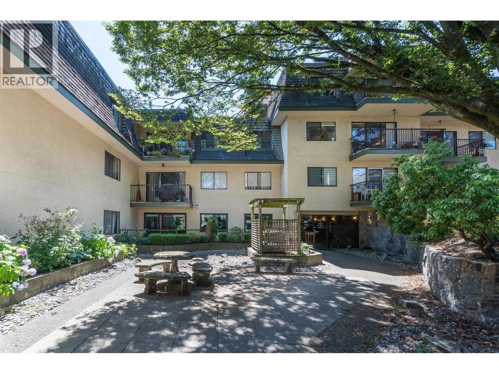 107 466 E EIGHTH AVENUE — New Westminster, British Columbia - Main photo