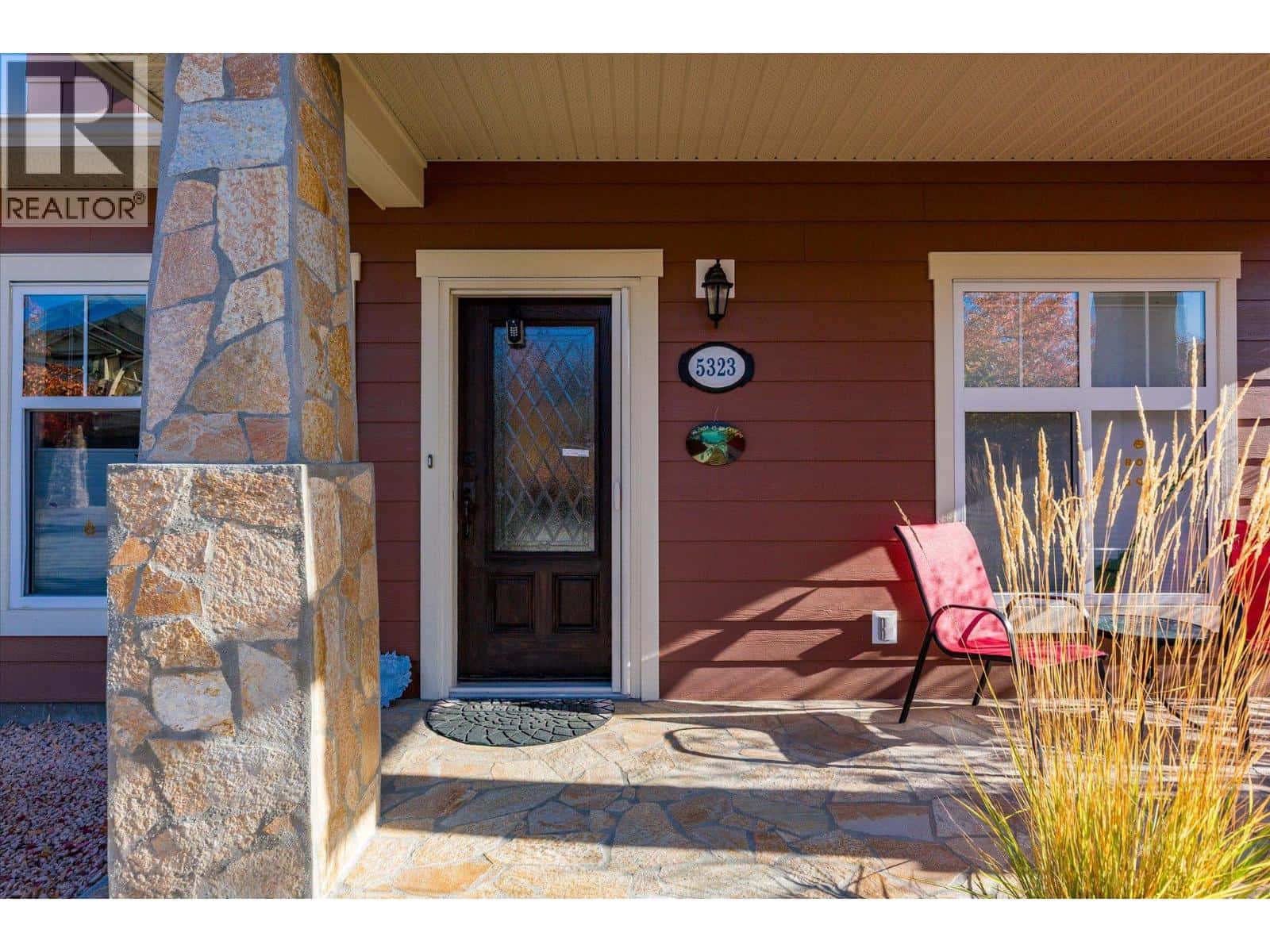 5323 Ptarmigan Street — Kelowna, British Columbia - Photo 4 of 37