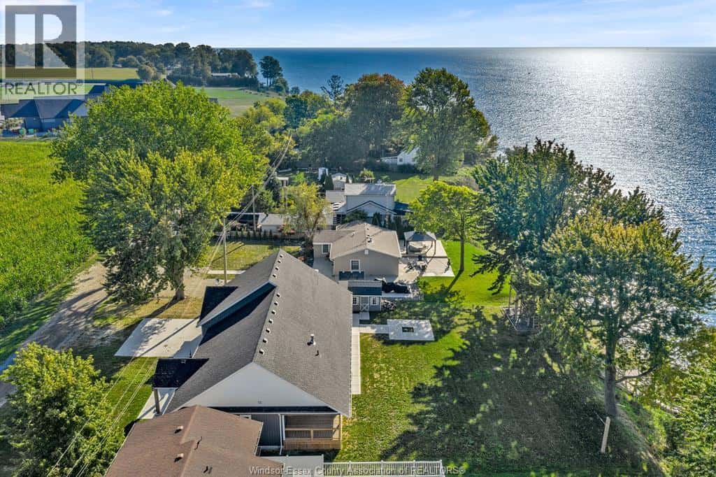 131 HOWE ROAD — Colchester South, Ontario - Photo 3 of 48