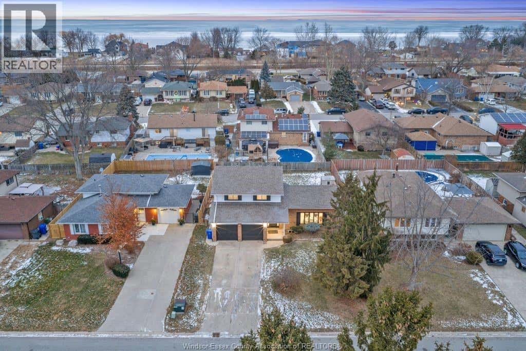 247 GEORGE CRESCENT — Belle River, Ontario - Photo 3 of 49