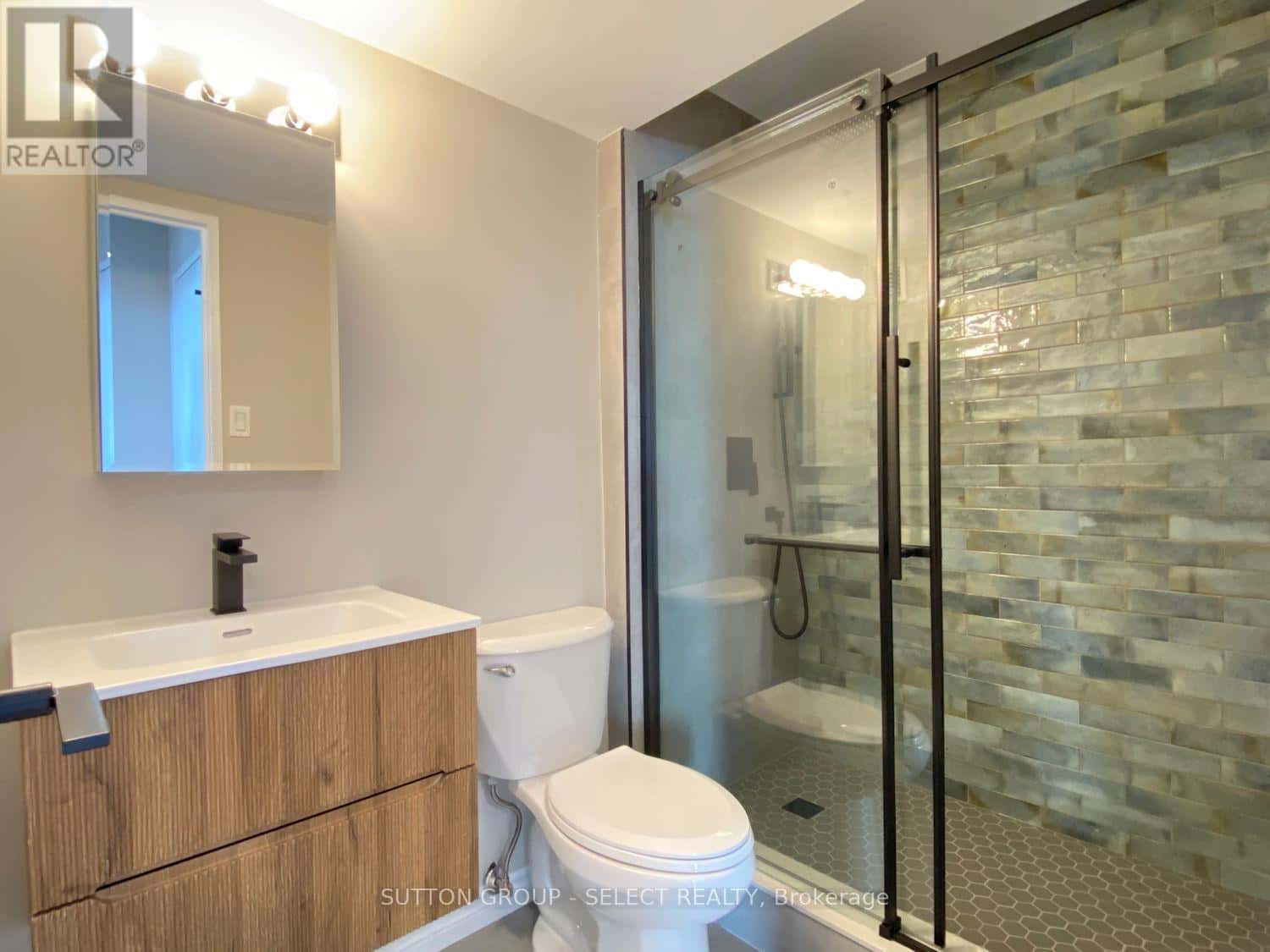 804 - 1105 JALNA BOULEVARD — London South (South X), Ontario - Photo 2 of 18