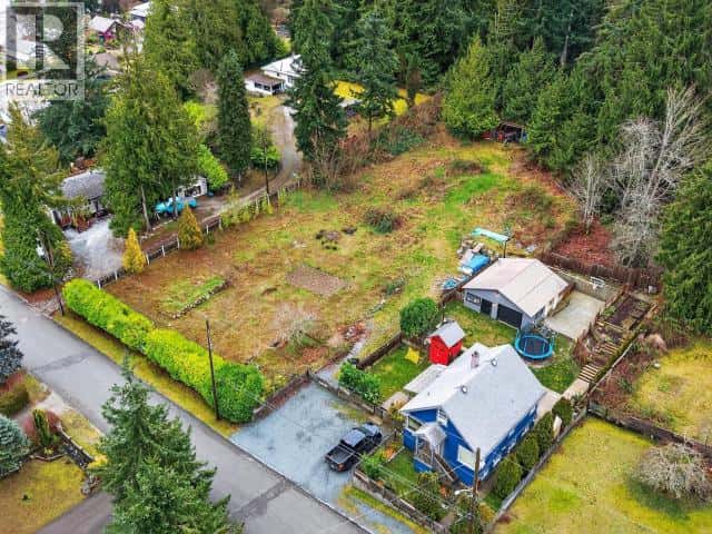Lot C & D NELSON AVE — Powell River, British Columbia - Photo 2 of 5