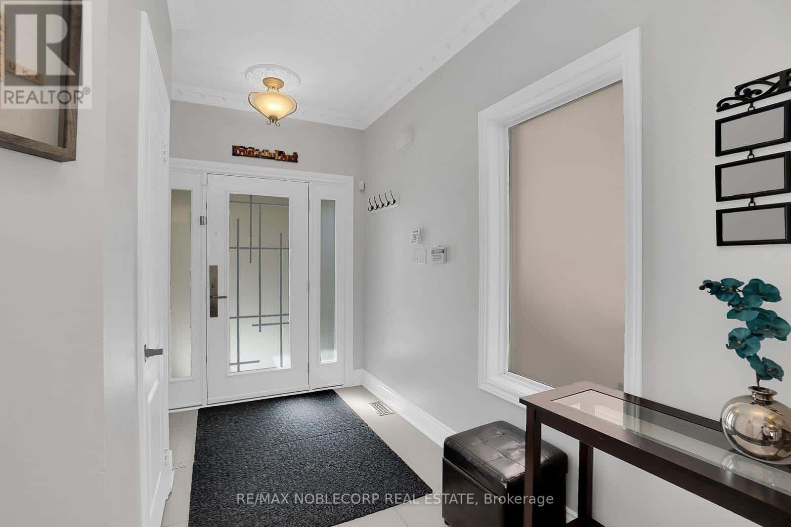 92 WATER GARDEN LANE — Vaughan (Sonoma Heights), Ontario - Photo 4 of 31