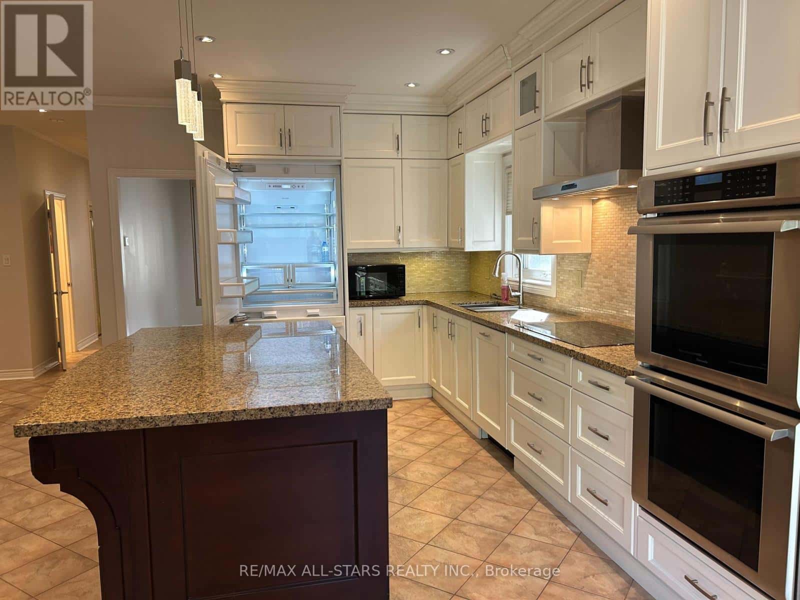 171 SHAFTSBURY AVENUE — Richmond Hill (Westbrook), Ontario - Photo 5 of 28