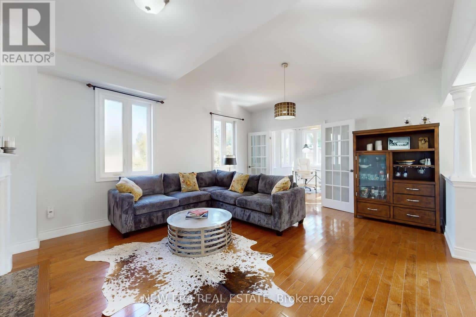 1031 LAKE DRIVE N — Georgina (Historic Lakeshore Communities), Ontario - Photo 3 of 50