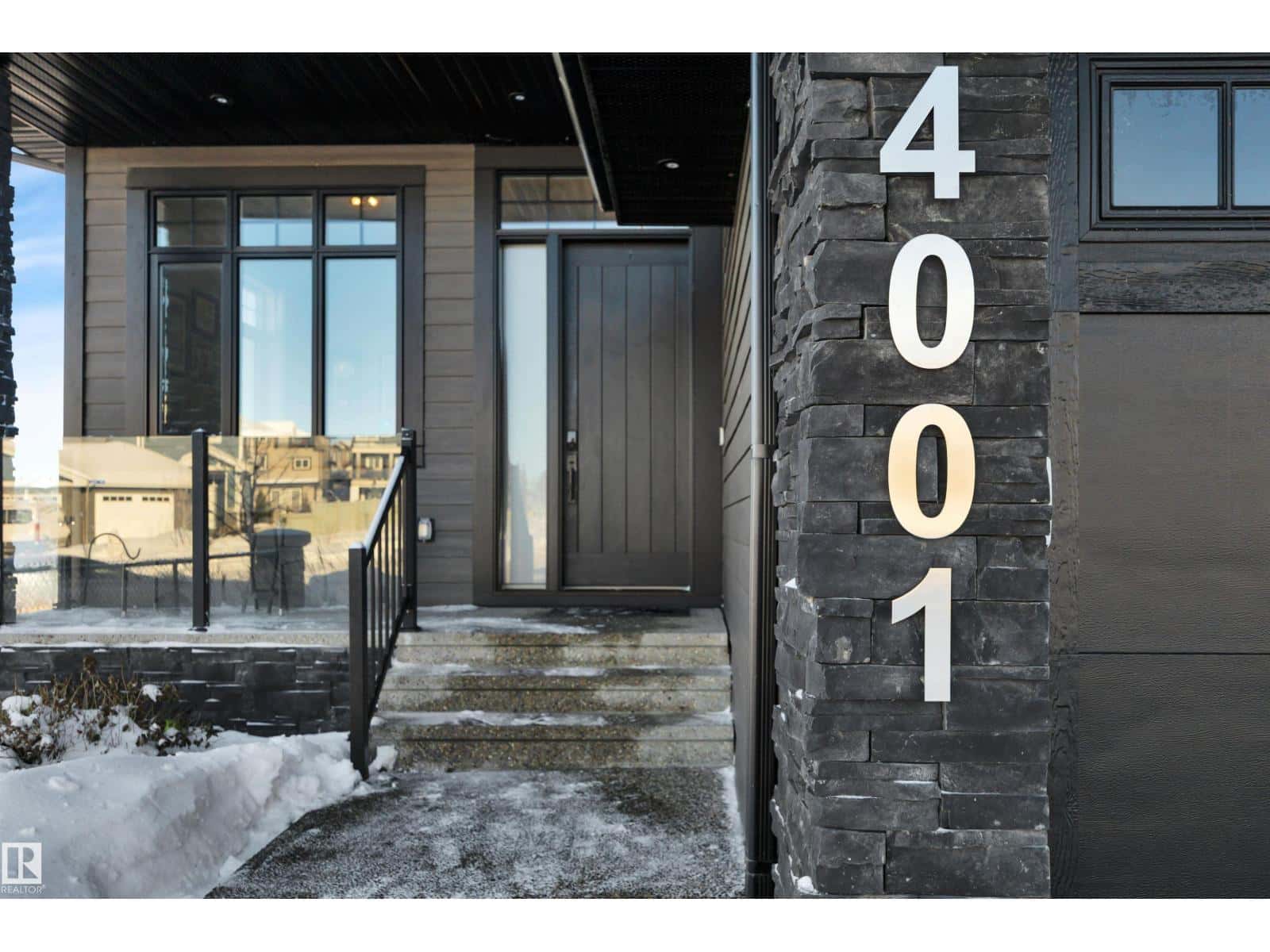 4001 47 AV — Beaumont, Alberta - Photo 4 of 75