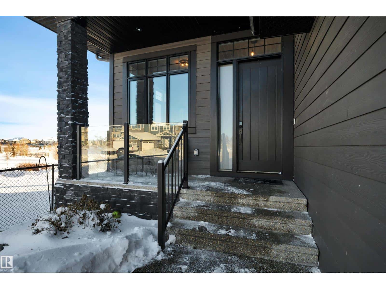 4001 47 AV — Beaumont, Alberta - Photo 5 of 75