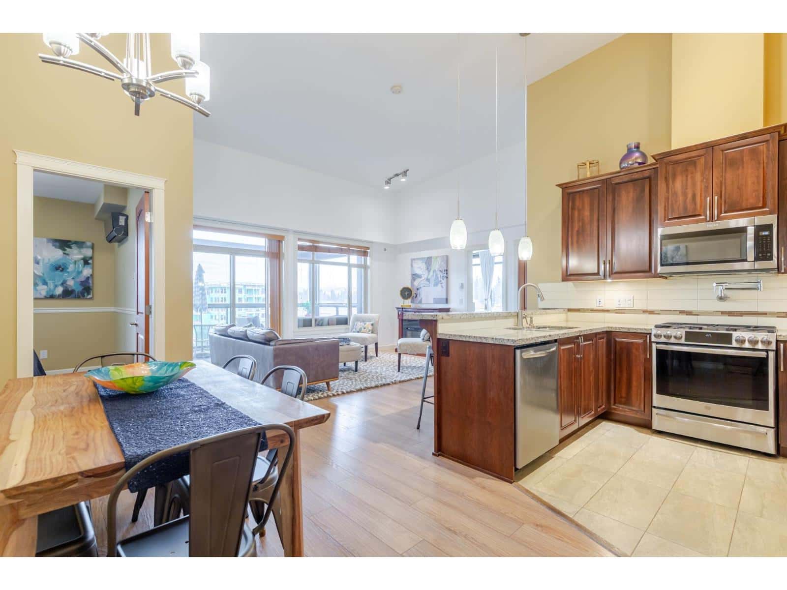 620 32445 SIMON AVENUE — Abbotsford, British Columbia - Photo 5 of 40