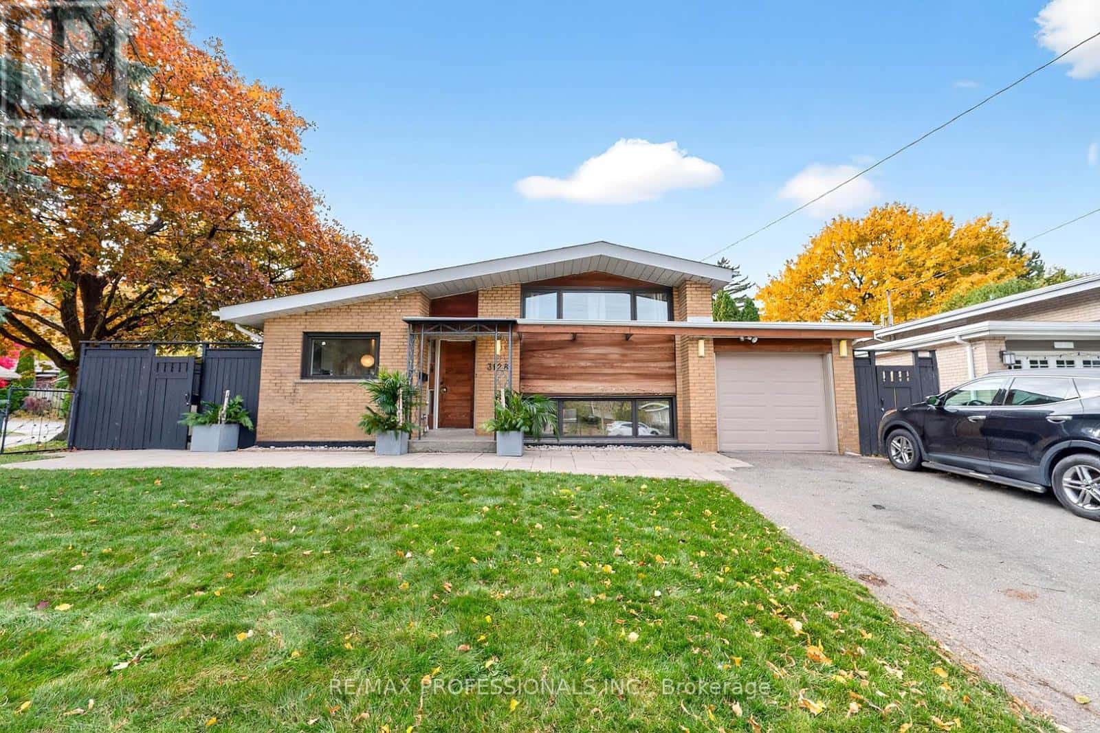 3128 CONSTITUTION BOULEVARD — Mississauga (Applewood), Ontario - Photo 2 of 50