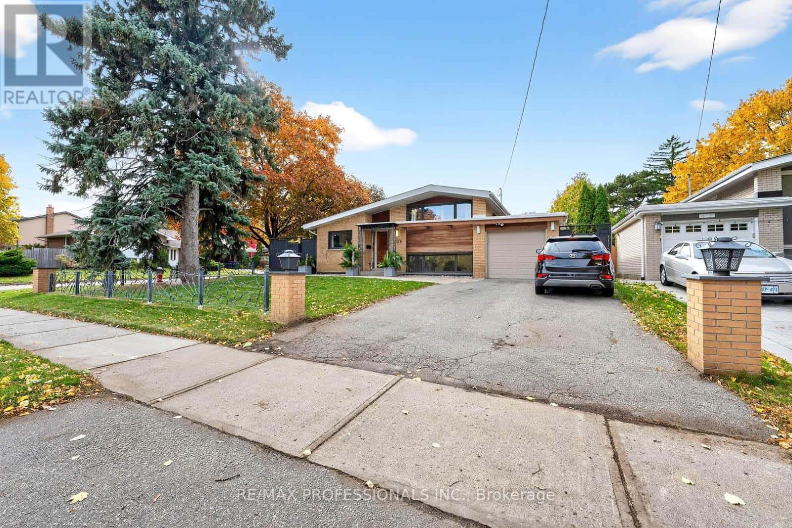 3128 CONSTITUTION BOULEVARD — Mississauga (Applewood), Ontario - Photo 3 of 50