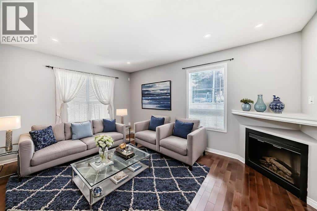 95 Hidden Creek Rise NW — Calgary, Alberta - Photo 5 of 43