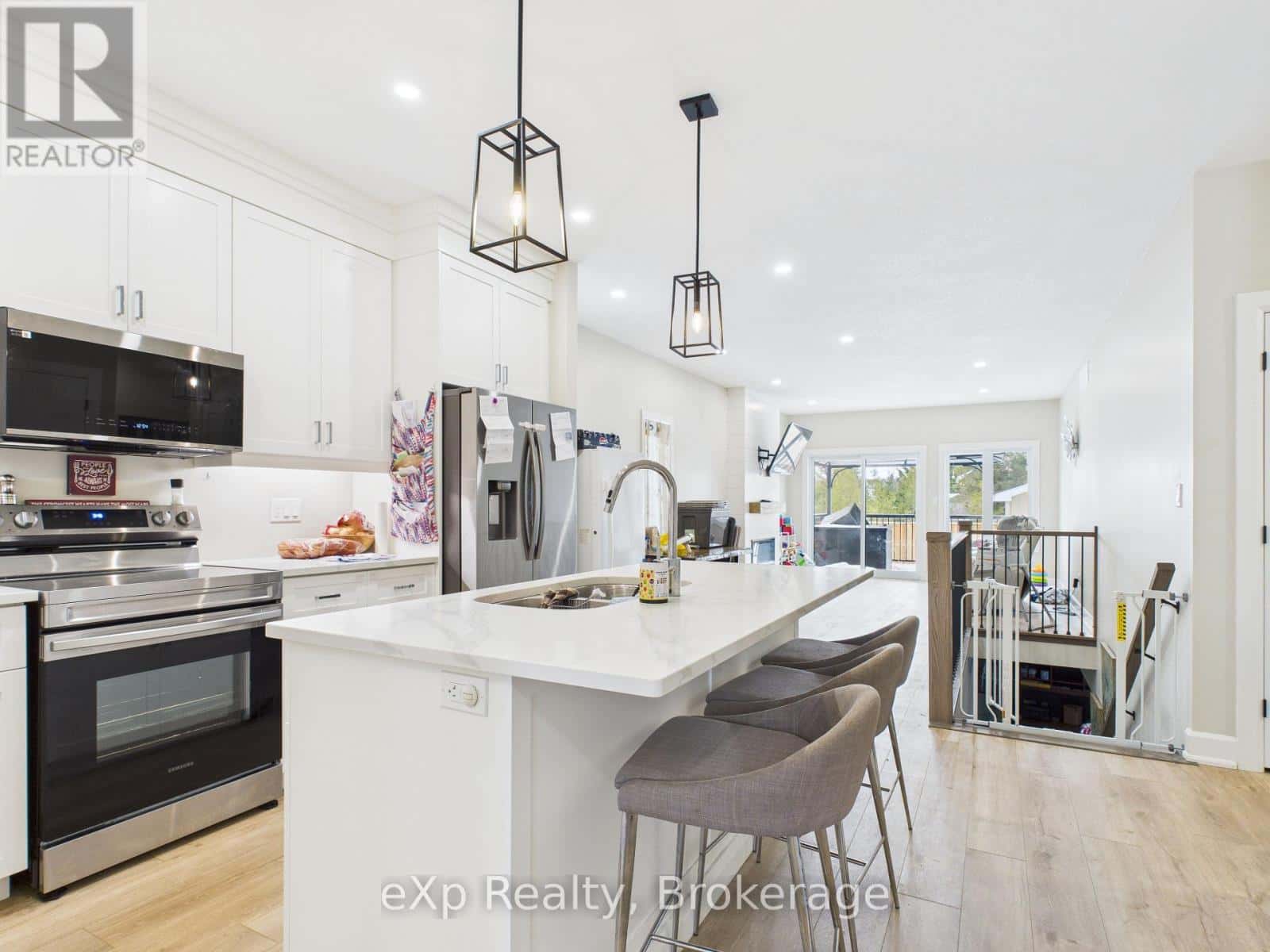 221130 GREY ROAD 9 — West Grey (Neustadt), Ontario - Photo 2 of 18