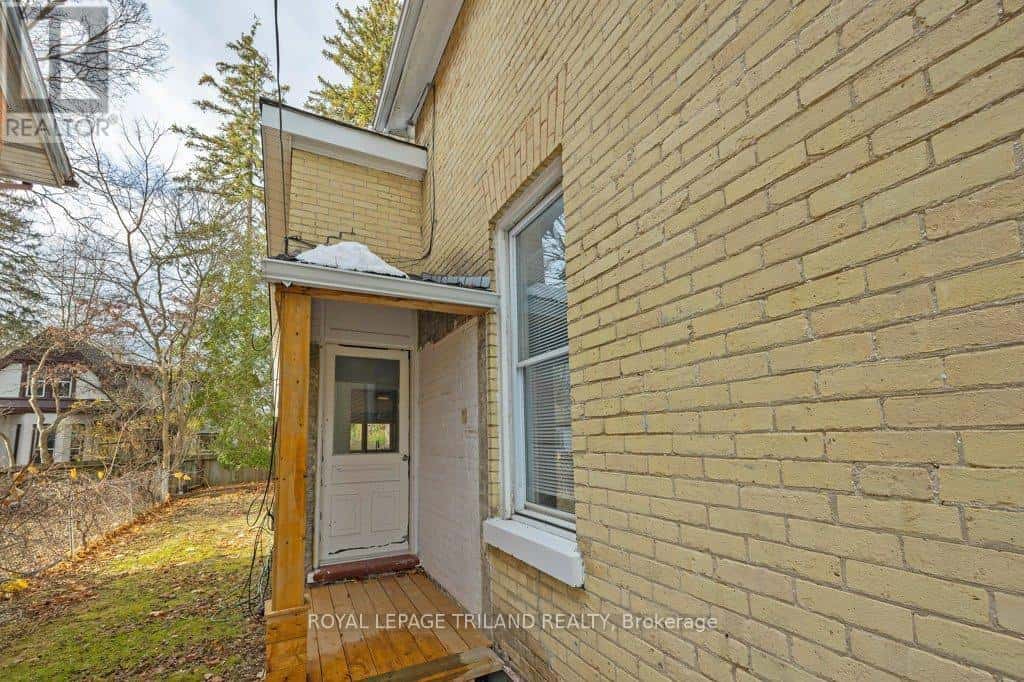 1053 RICHMOND STREET — London East (East B), Ontario - Photo 4 of 50