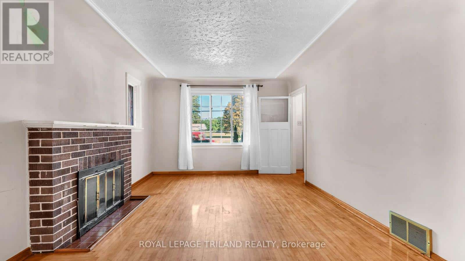 1041 HAMILTON ROAD — London East (East O), Ontario - Photo 3 of 27