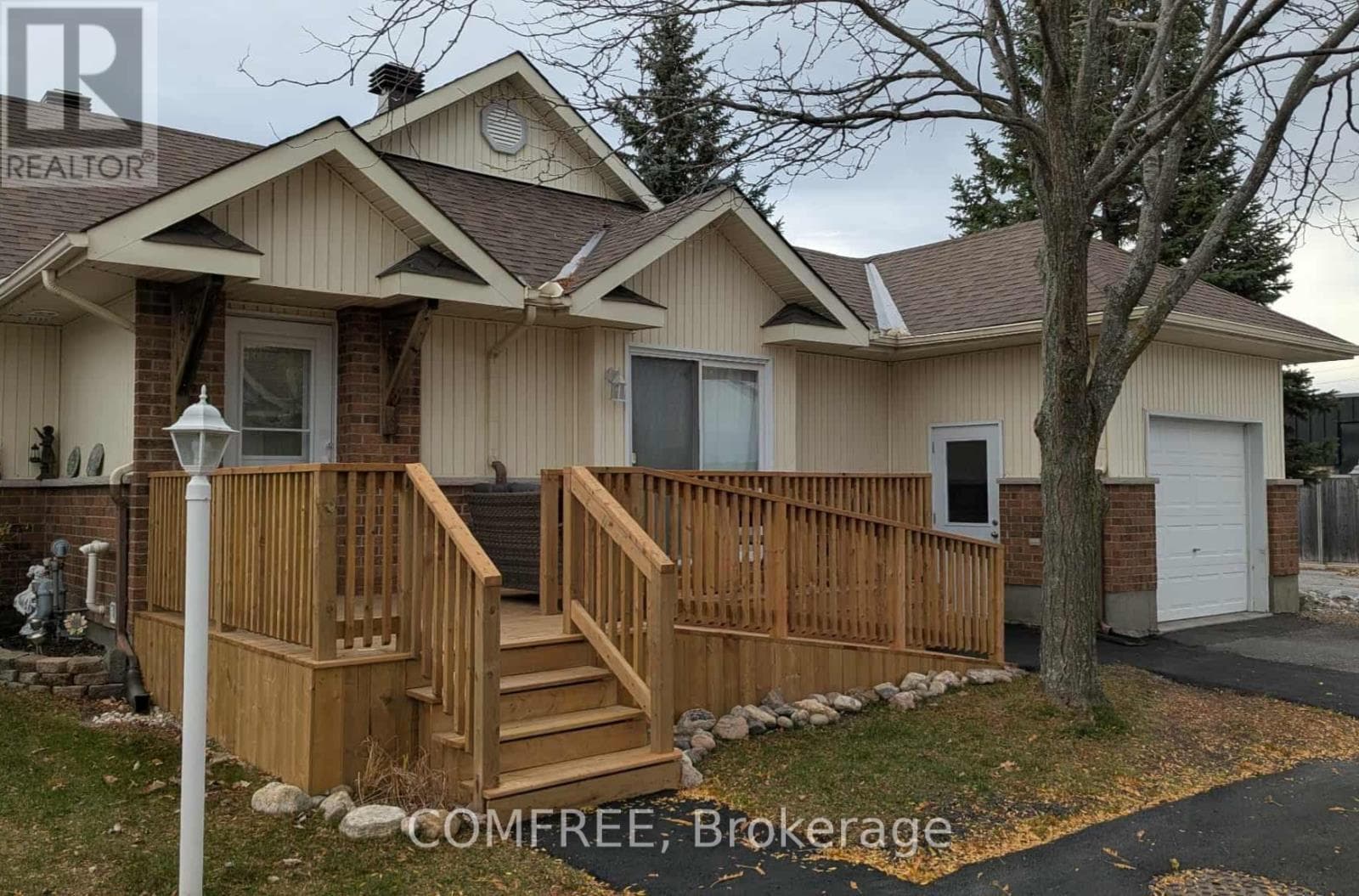 410 GRASSENDALE PRIVATE — Ottawa, Ontario - Main photo