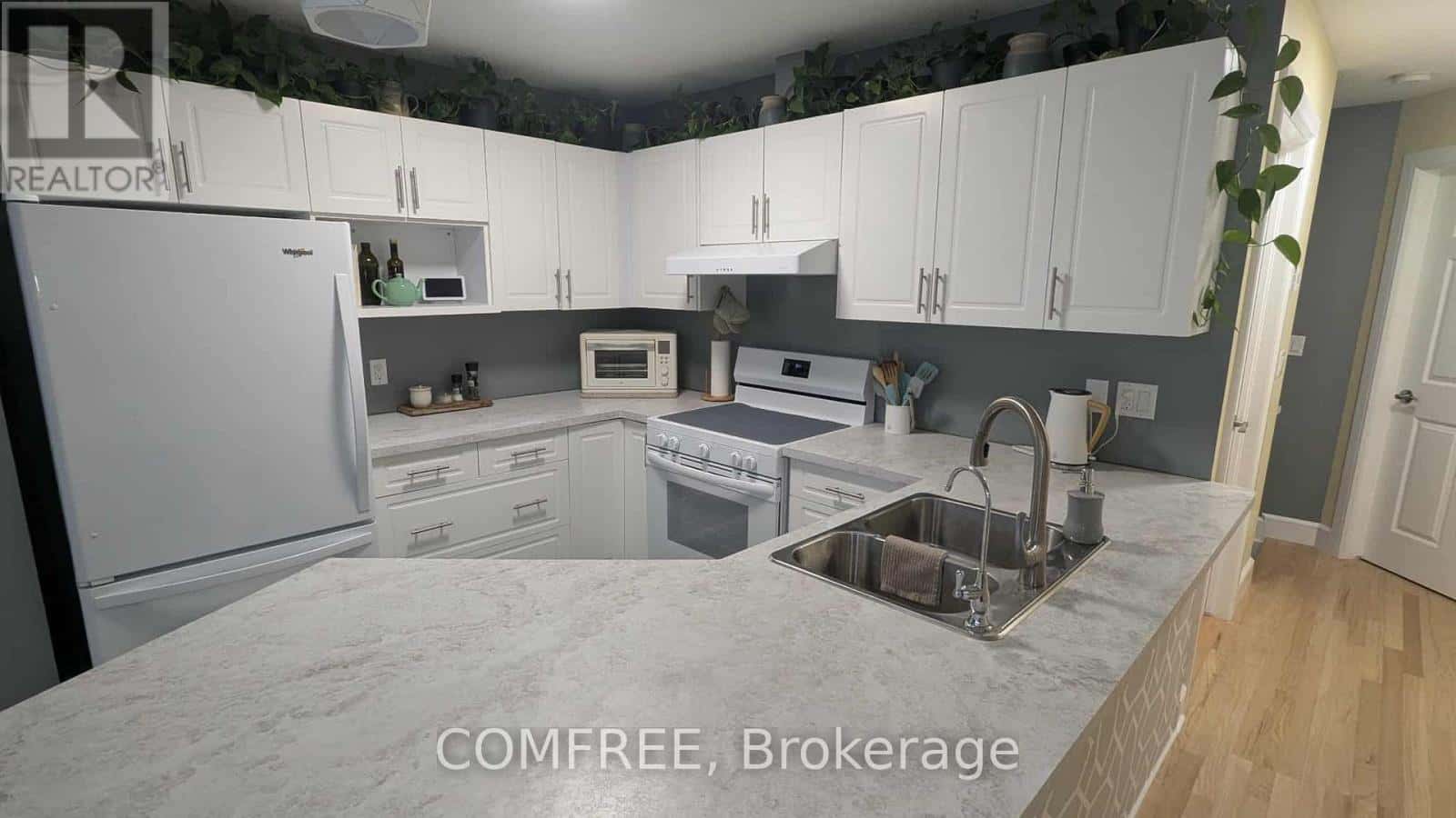 410 GRASSENDALE PRIVATE — Ottawa, Ontario - Photo 4 of 16