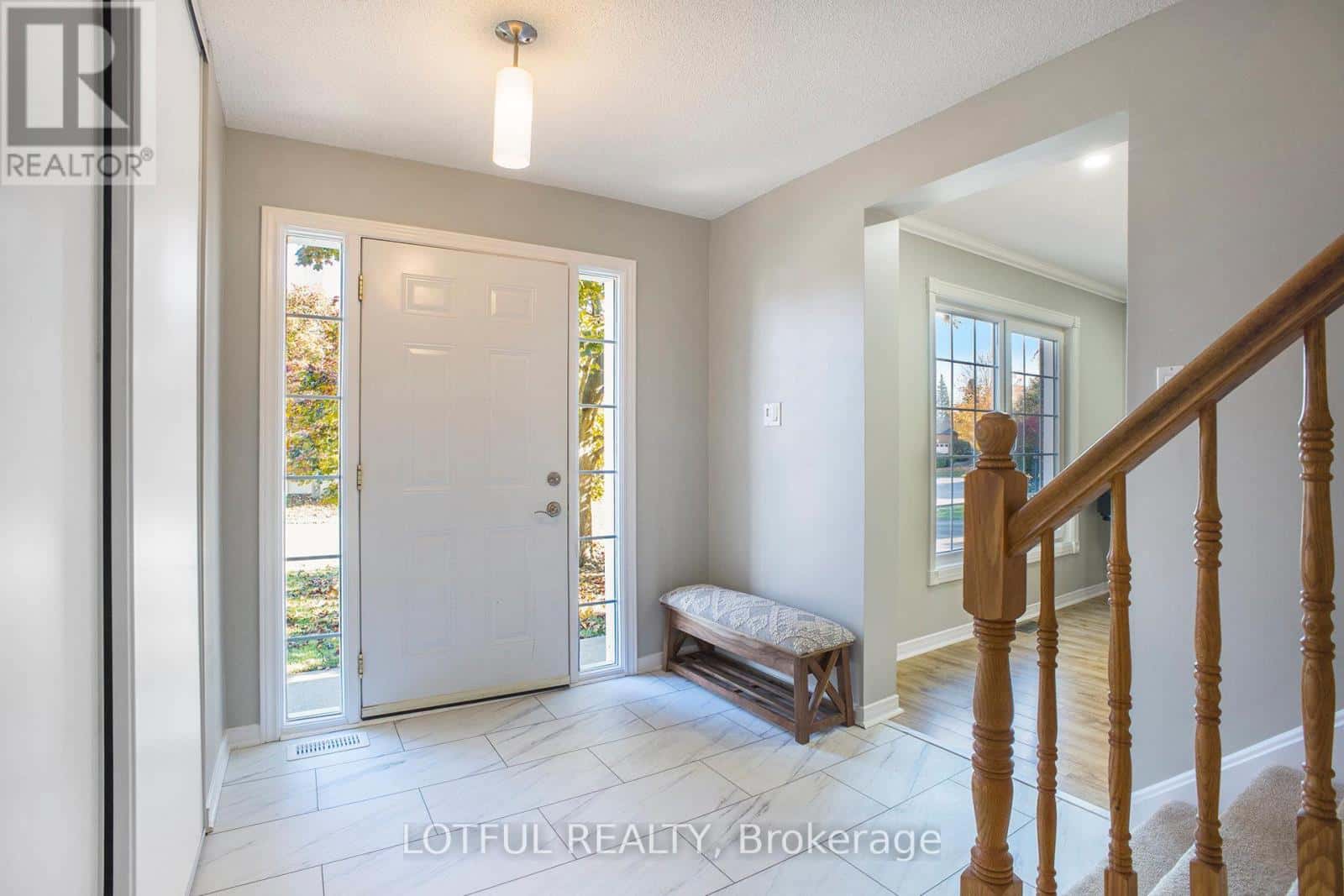 4 SPINDLE WAY — Ottawa, Ontario - Photo 3 of 37