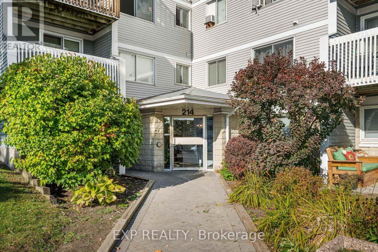 209 - 214 VIEWMOUNT DRIVE — Ottawa, Ontario - Photo 2 of 18