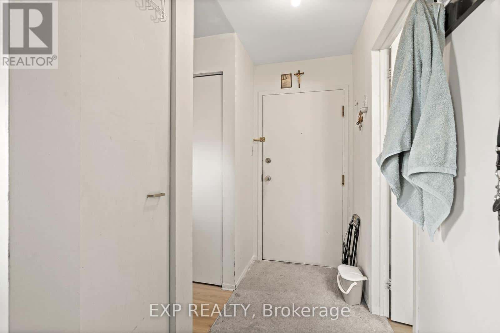 209 - 214 VIEWMOUNT DRIVE — Ottawa, Ontario - Photo 3 of 18