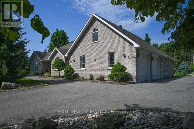 2573 MITCHELL STREET — Ottawa, Ontario - Photo 3 of 50