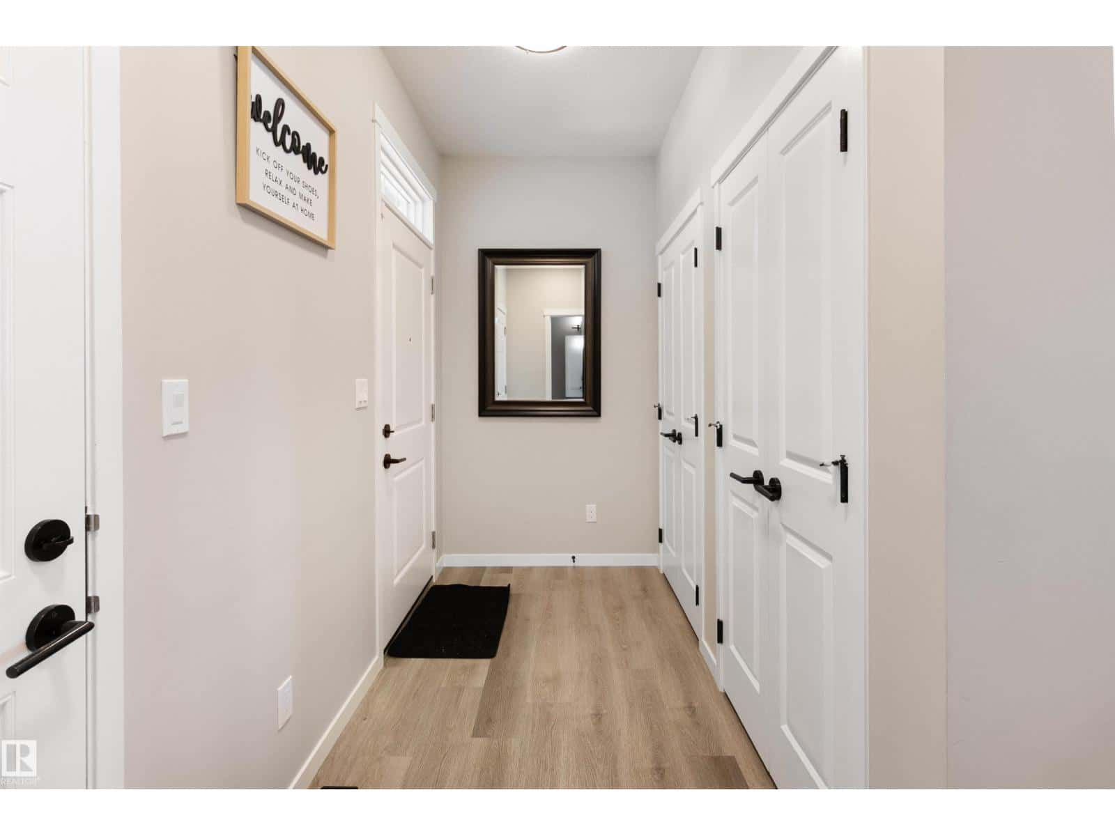 22706 95A AV NW — Edmonton, Alberta - Photo 3 of 49