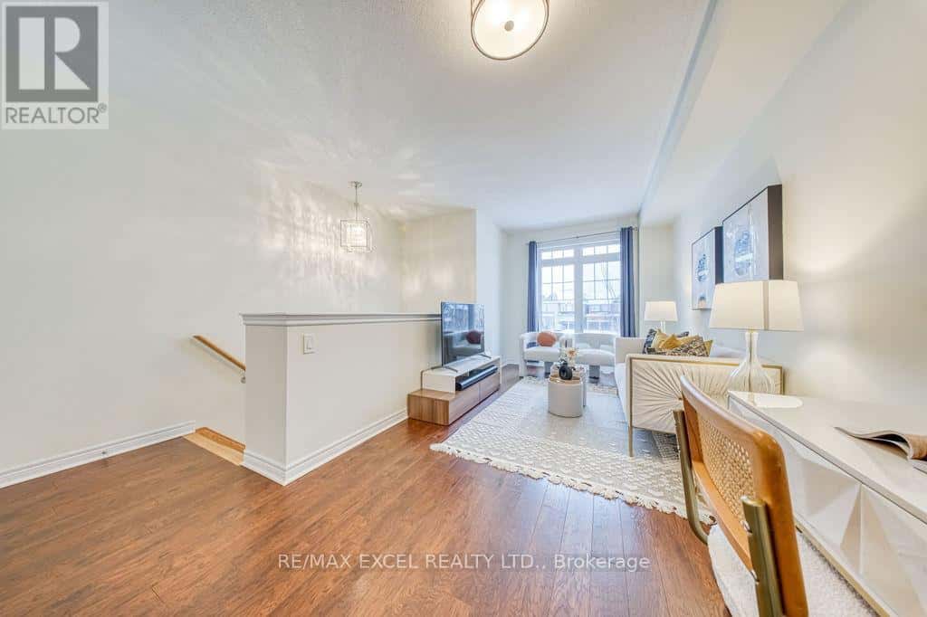 187 DUNDAS WAY — Markham (Greensborough), Ontario - Photo 4 of 45